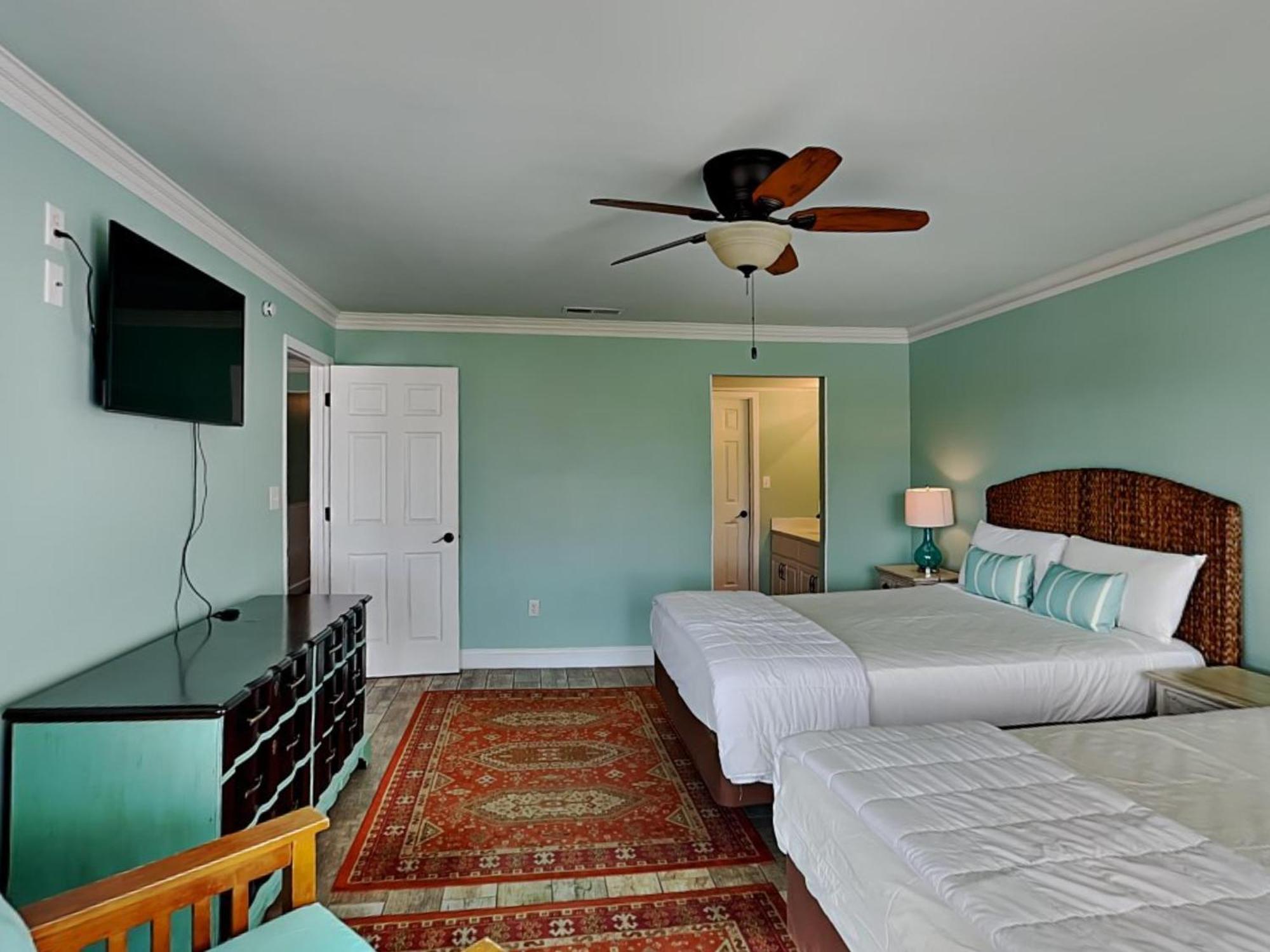 Edgewater 1216 Apartment