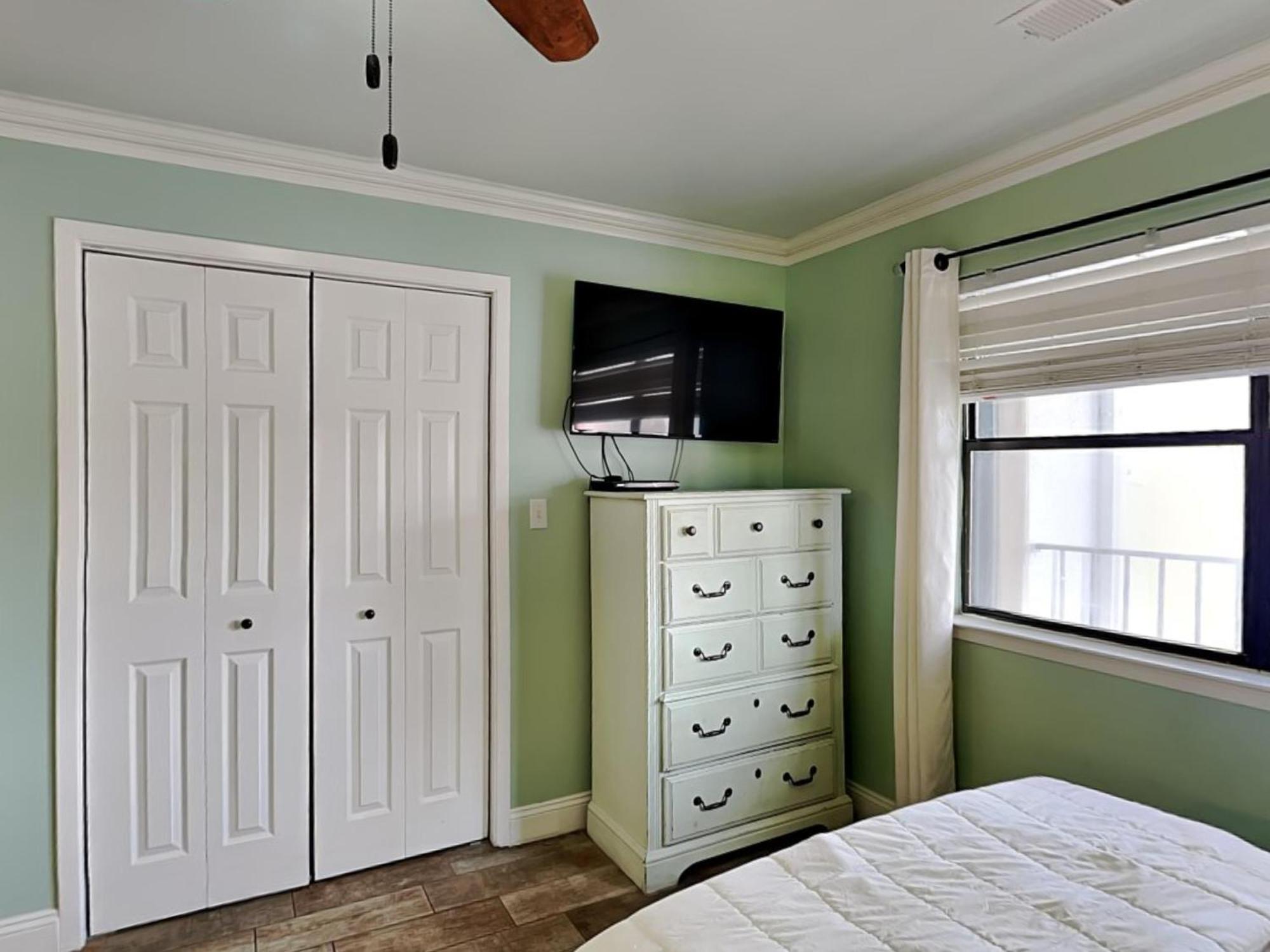 Apartment Edgewater 1216 *
